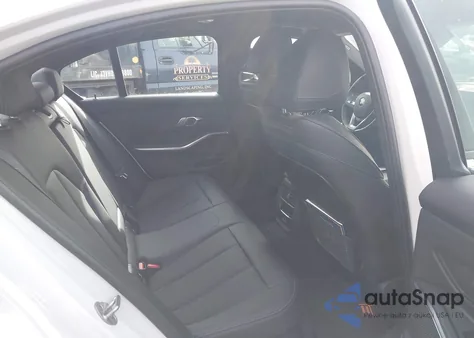 2023 BMW 330I xDrive z USA, uszkodzony, nr VIN 3MW89FF04P8D42793